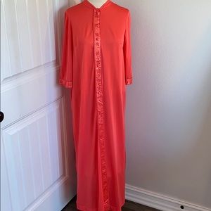 **SOLD** Vintage oriental style robe